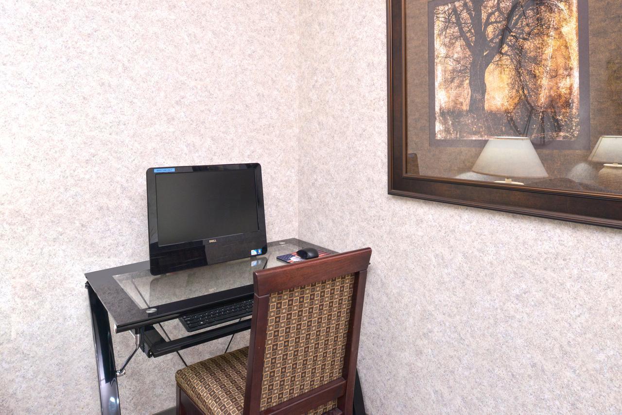 Americas Best Value Inn & Suites Maryville Εξωτερικό φωτογραφία